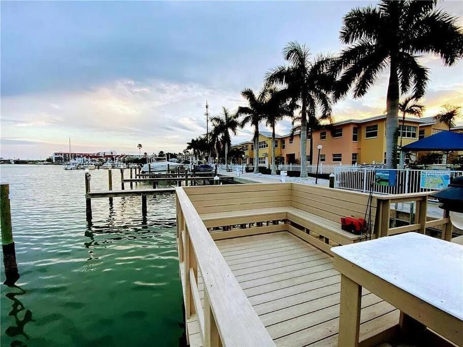 Gulf Coast Gem Private Condo - 2Bed, 1Bath, Sleeps 6, Across The Street From Beach & Gulf, Game Room, Pool Clearwater Beach Ngoại thất bức ảnh
