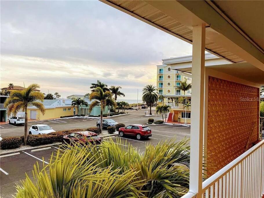 Gulf Coast Gem Private Condo - 2Bed, 1Bath, Sleeps 6, Across The Street From Beach & Gulf, Game Room, Pool Clearwater Beach Ngoại thất bức ảnh