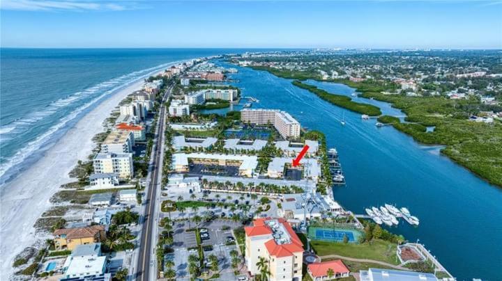 Gulf Coast Gem Private Condo - 2Bed, 1Bath, Sleeps 6, Across The Street From Beach & Gulf, Game Room, Pool Clearwater Beach Ngoại thất bức ảnh
