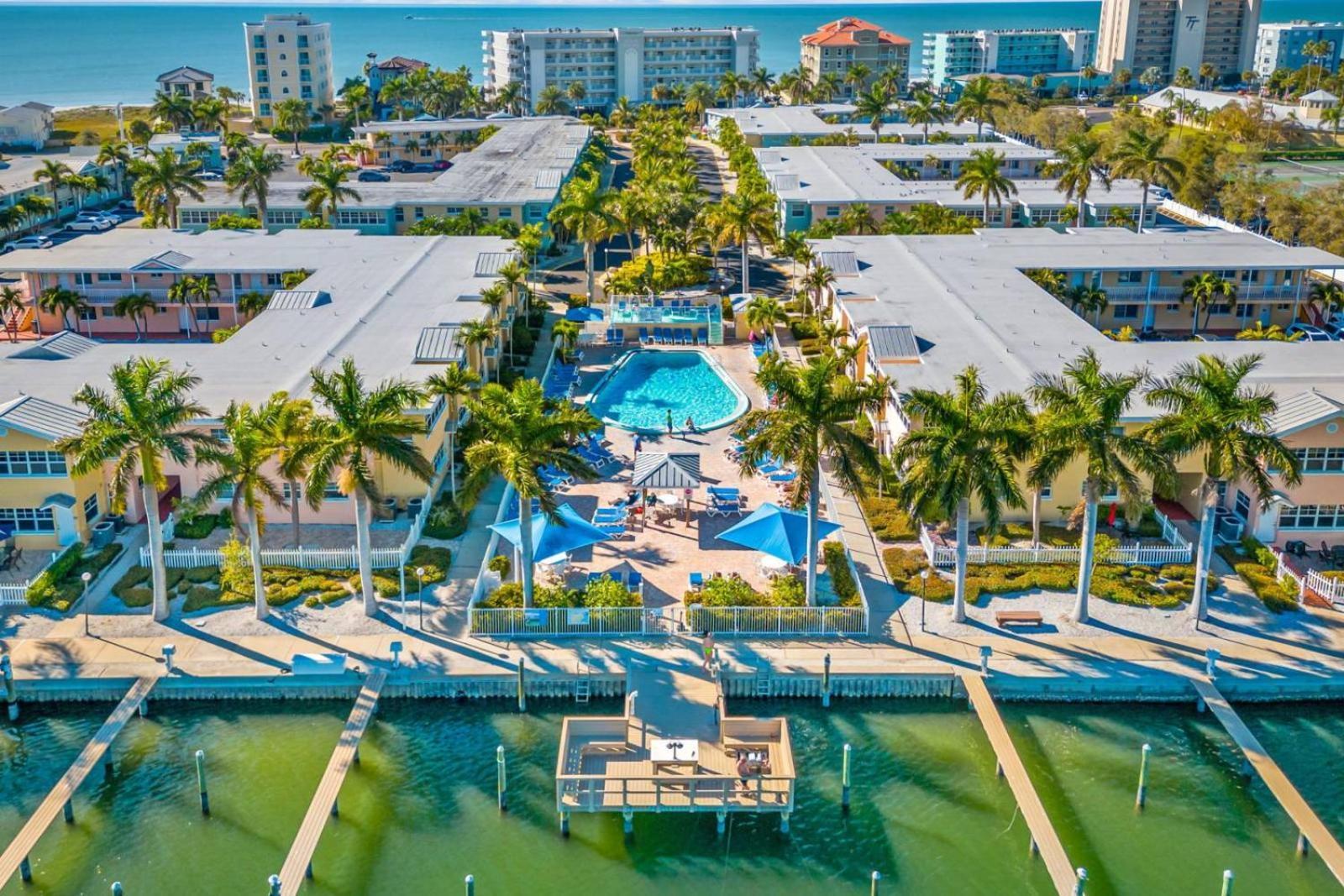 Gulf Coast Gem Private Condo - 2Bed, 1Bath, Sleeps 6, Across The Street From Beach & Gulf, Game Room, Pool Clearwater Beach Ngoại thất bức ảnh