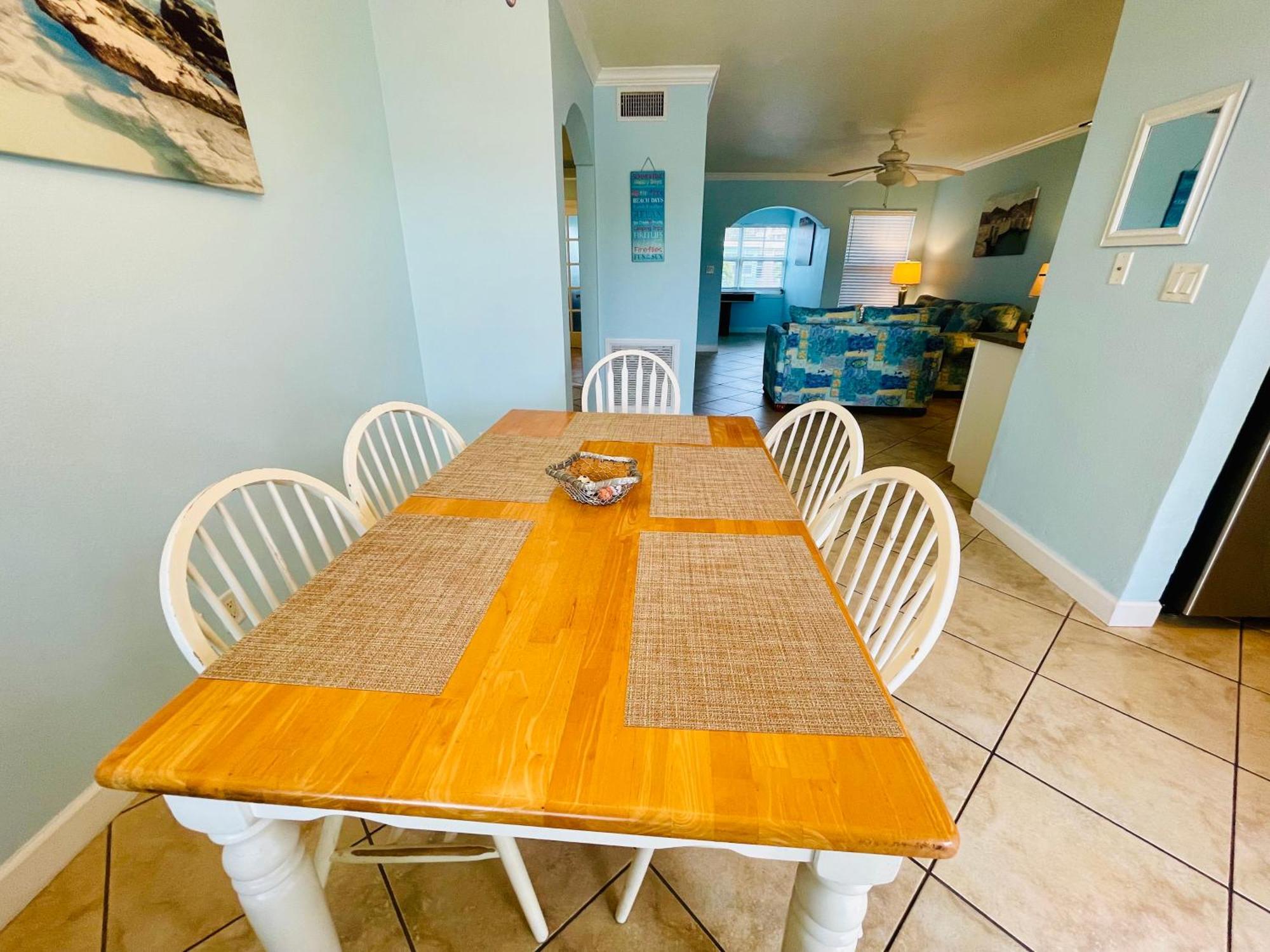 Gulf Coast Gem Private Condo - 2Bed, 1Bath, Sleeps 6, Across The Street From Beach & Gulf, Game Room, Pool Clearwater Beach Ngoại thất bức ảnh