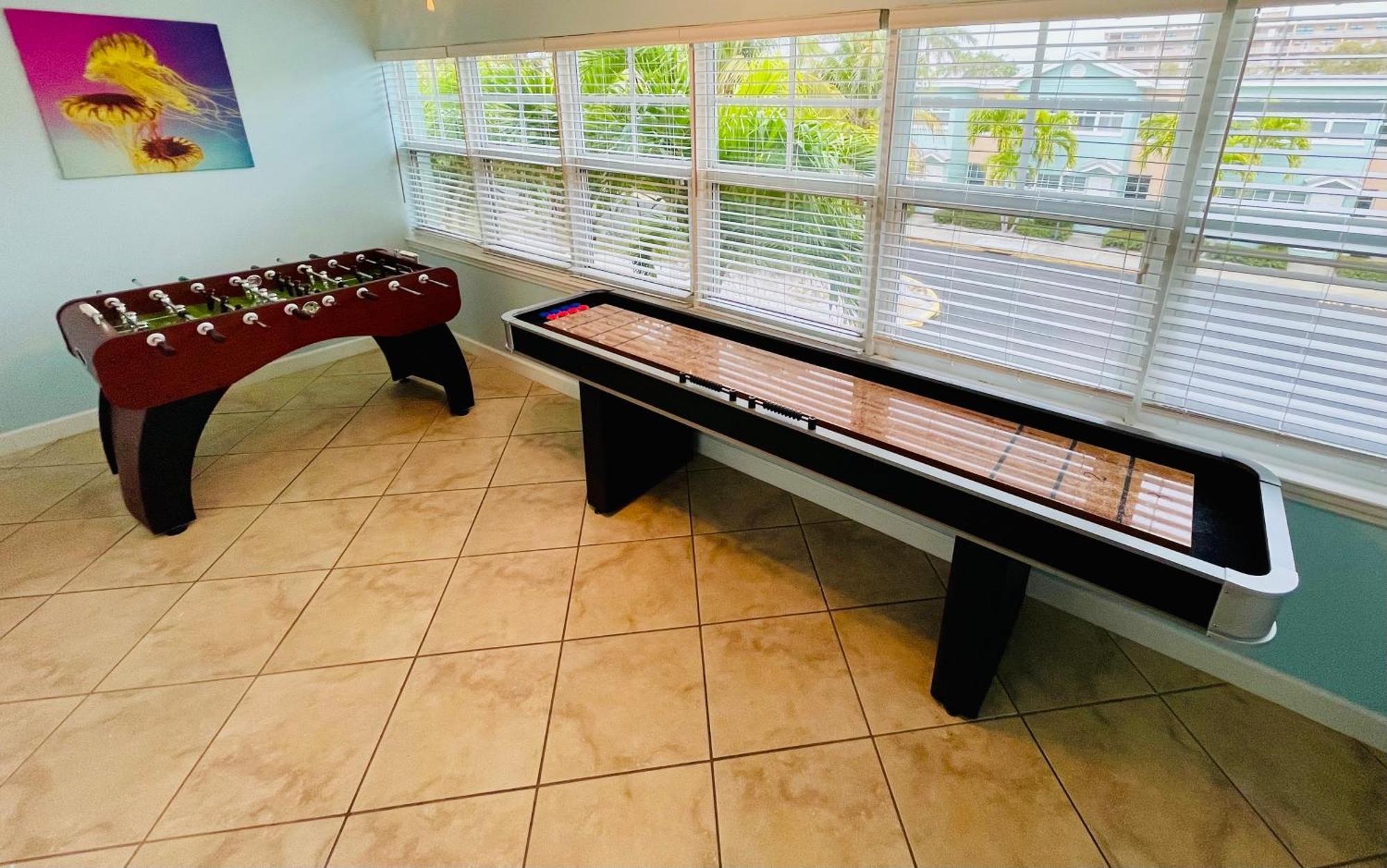 Gulf Coast Gem Private Condo - 2Bed, 1Bath, Sleeps 6, Across The Street From Beach & Gulf, Game Room, Pool Clearwater Beach Ngoại thất bức ảnh